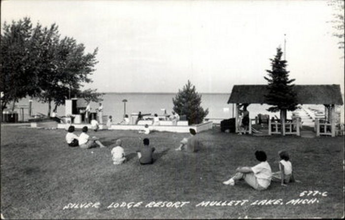 Silver Lodge Resort - Old Postcard (newer photo)